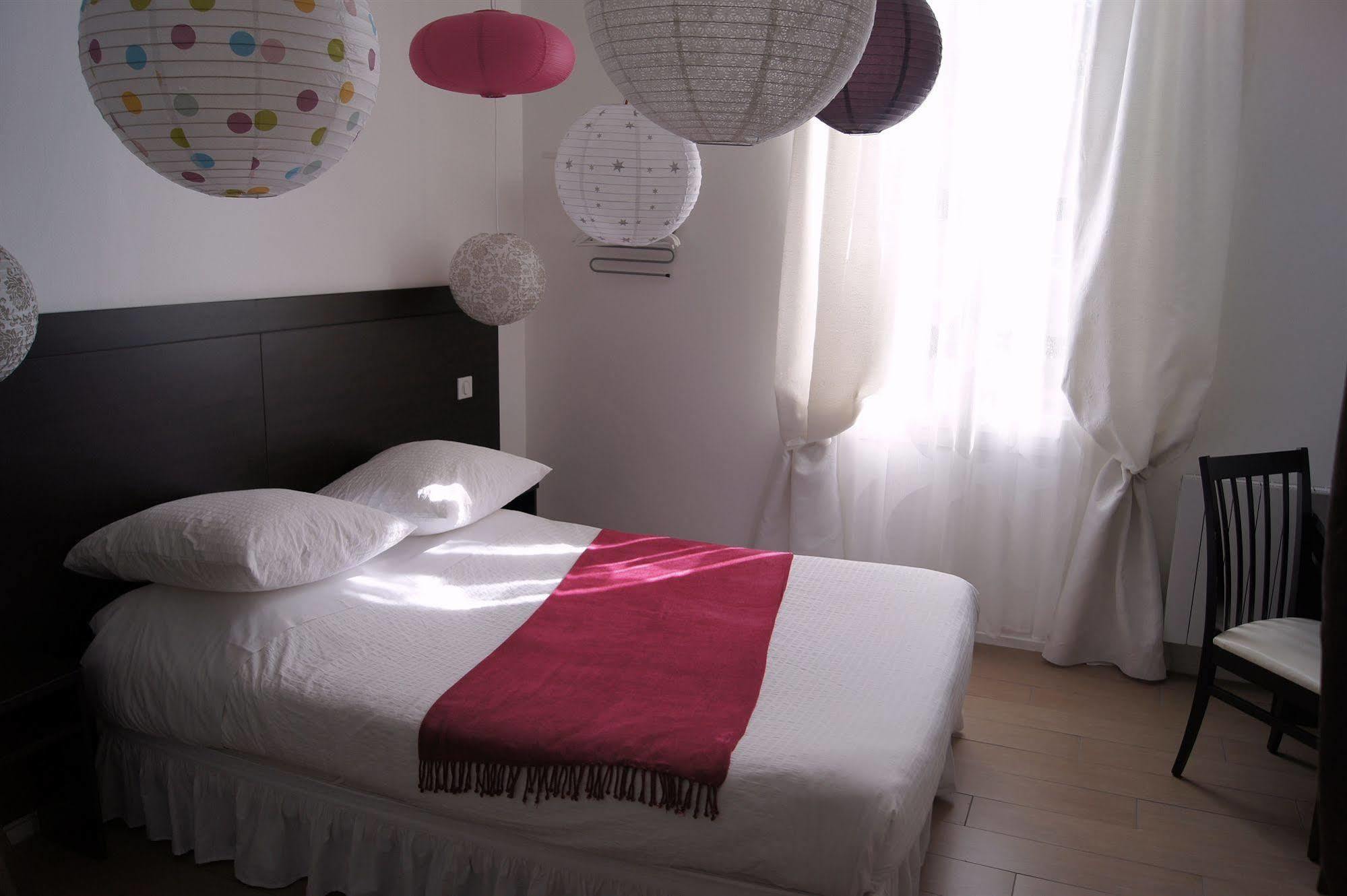 בורדו Aquitain Hotel Gare Saint-Jean מראה חיצוני תמונה